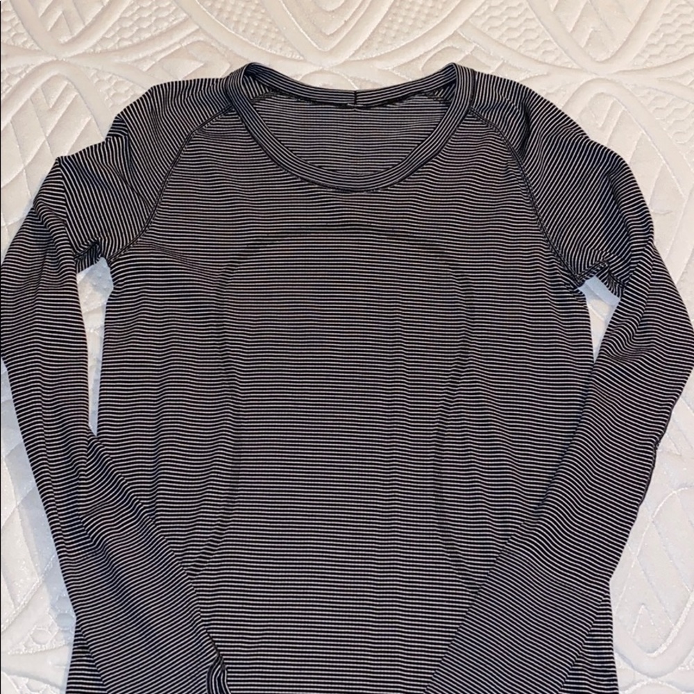 EUC lululemon swiftly long sleeve size 10